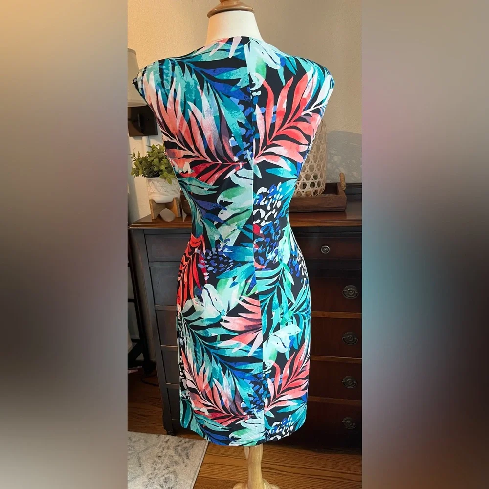 American Living Tropical Floral Dress size 10 Stretchy Wrap style - Picture 2 of 7